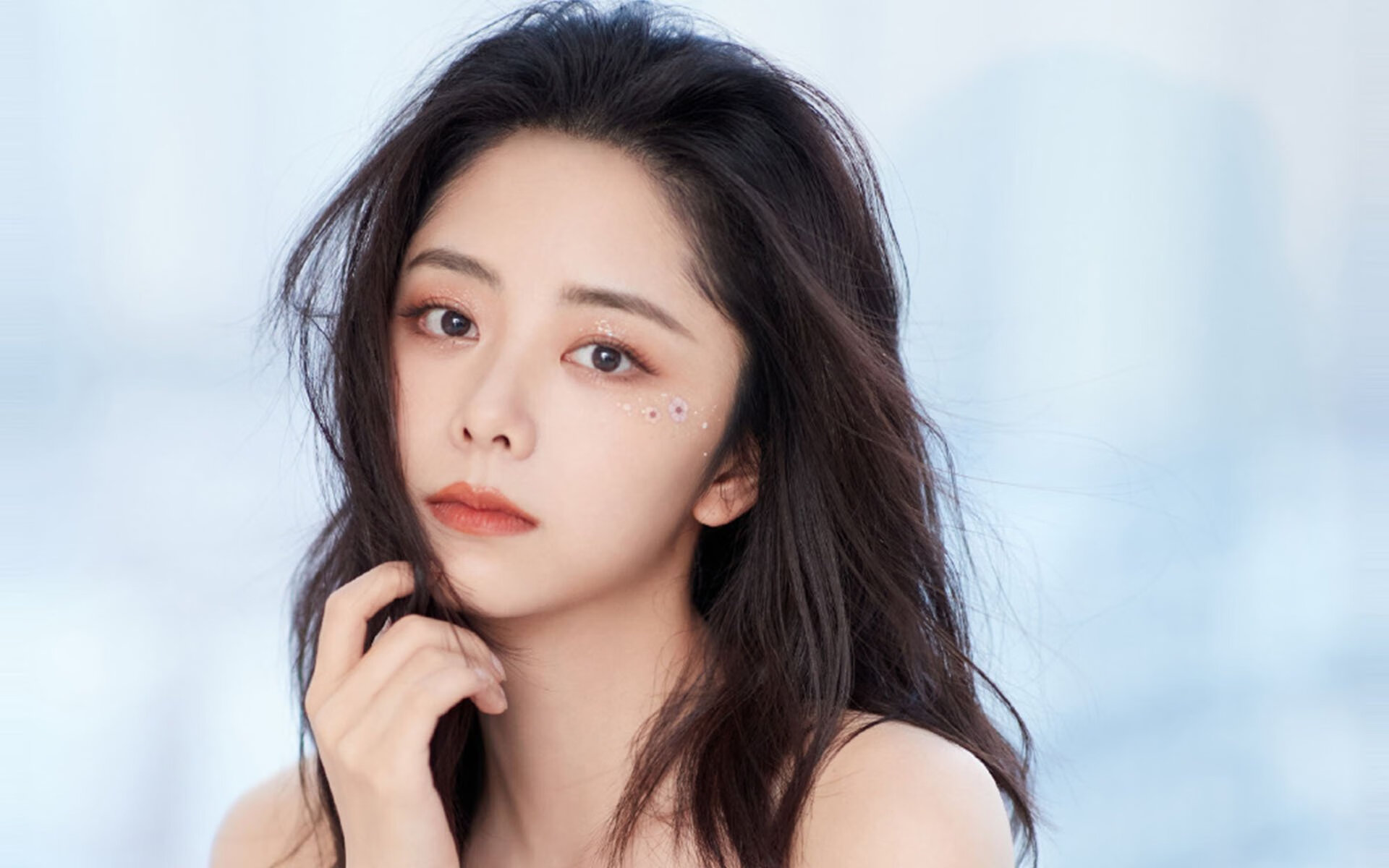 Jiu You-七六人掀起逆转高潮恩比德末节统治全场,恩比德复出首战砍下24分8板2助3帽