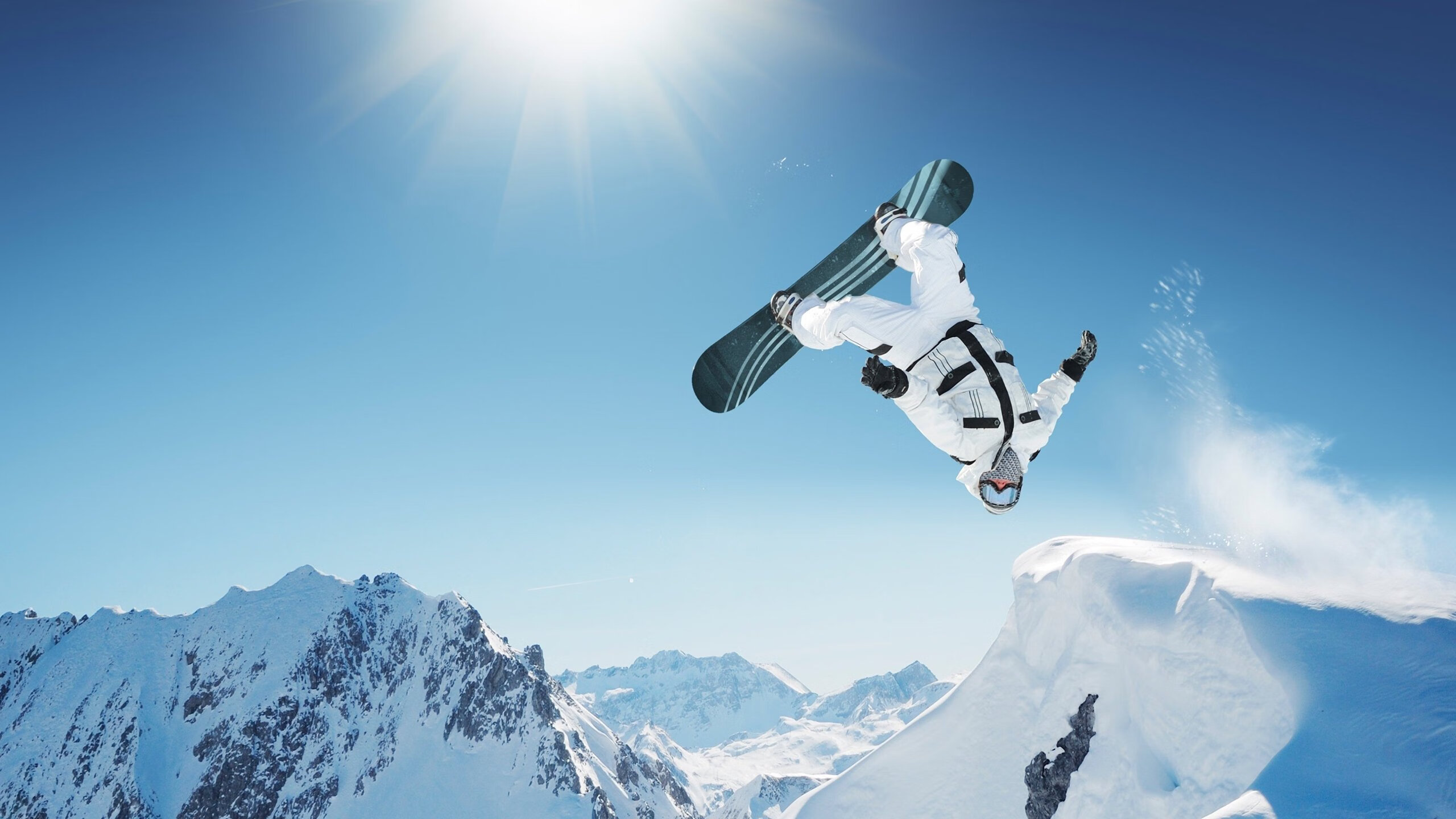 特色夜空露营登山运动，星光点点中的极限挑战，星空露营的唯美句子